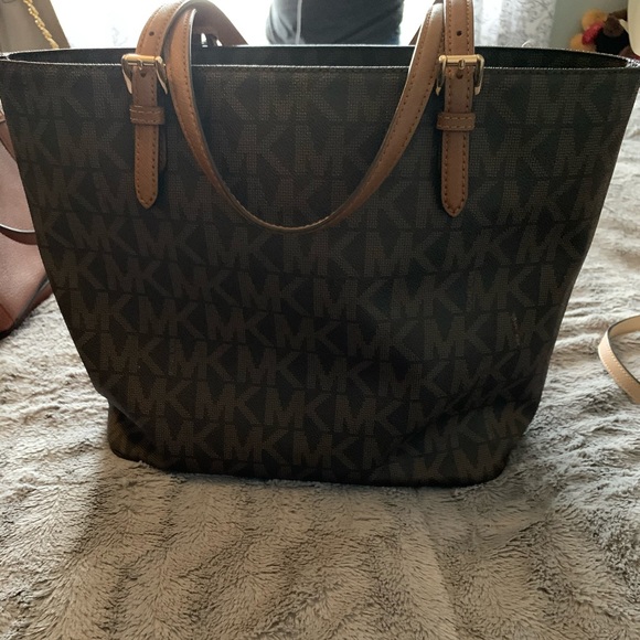 Michael kors purse - Picture 5 of 5